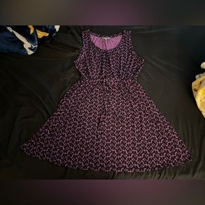 Women’s Daisy Fuentes Ikat design sleeveless dress with waist tie in size xl